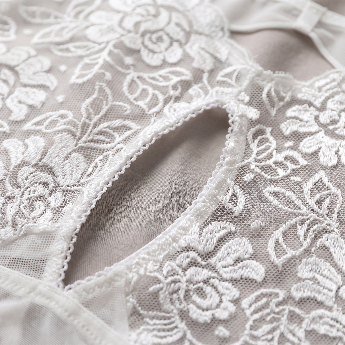 Avéline Floral Lace Open-Back Panties