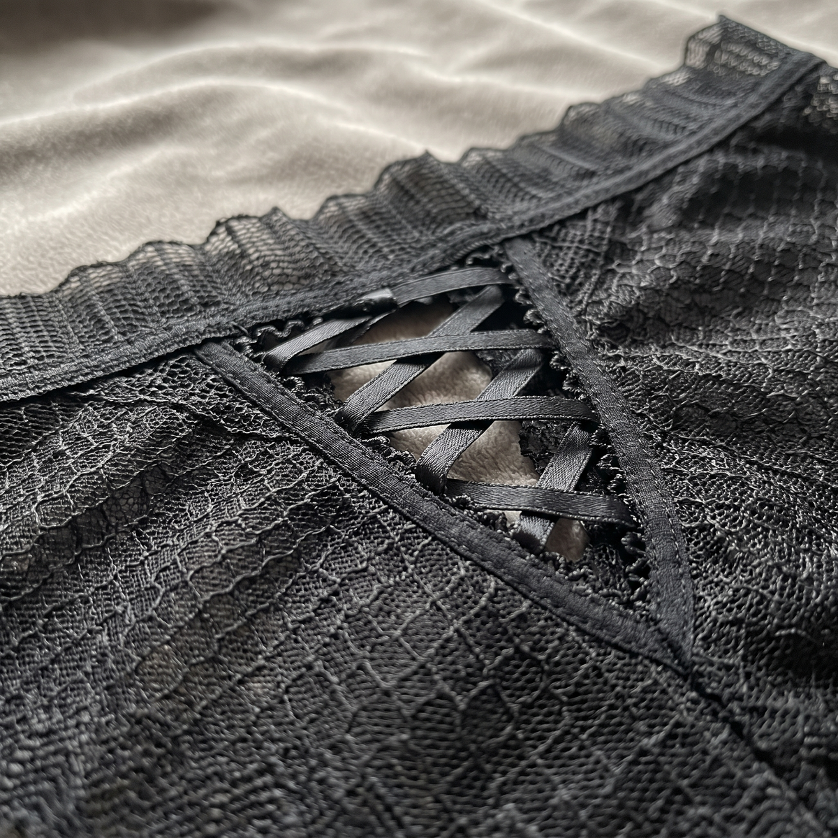 Avéline Plus-Size Floral Lace Crisscross Panties
