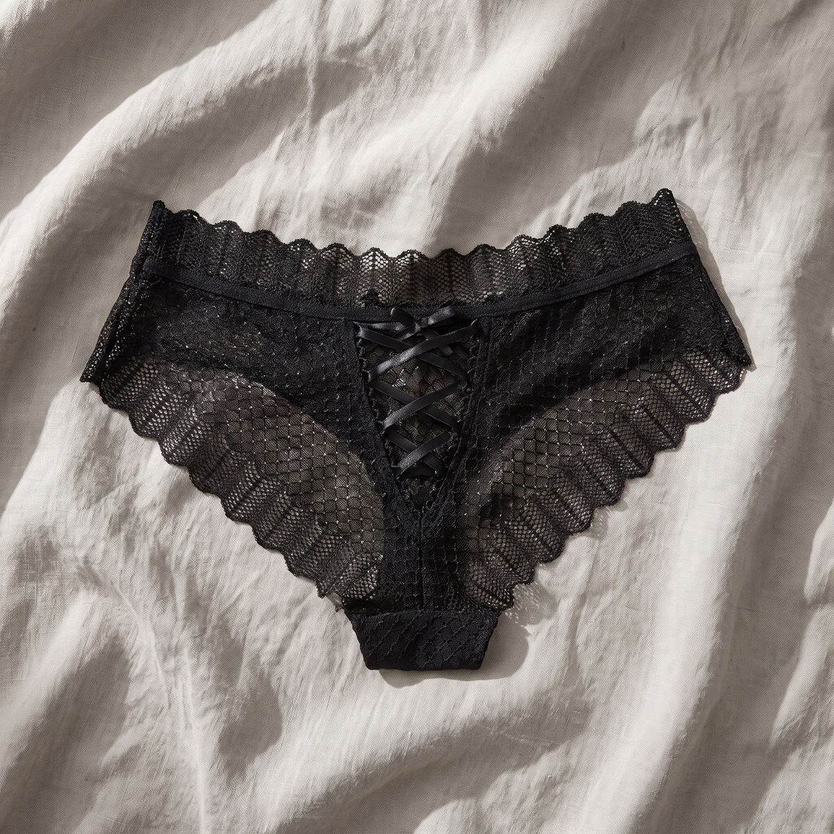 Avéline Plus-Size Floral Lace Crisscross Panties