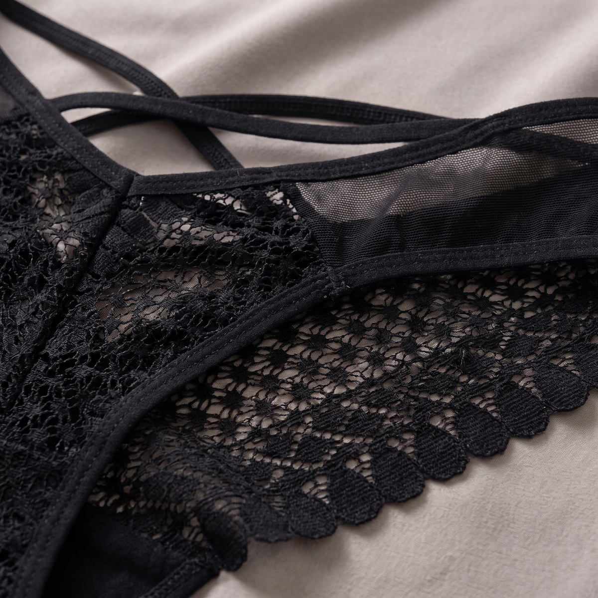 Avéline Plus-Size Lace Triangle Panties