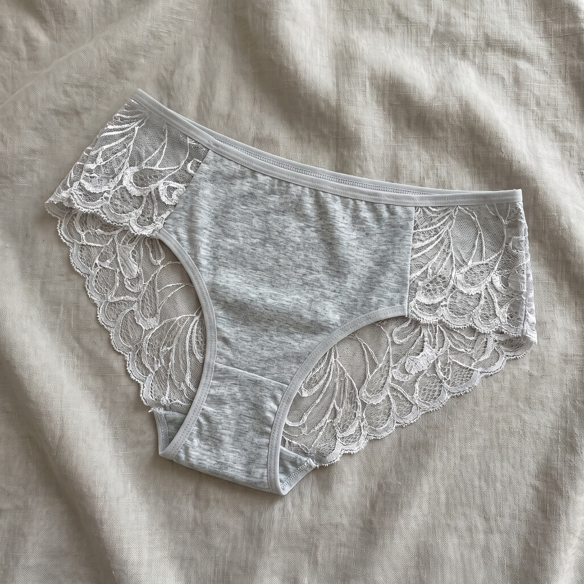 Avéline Plus-Size Lace Hipster Brief