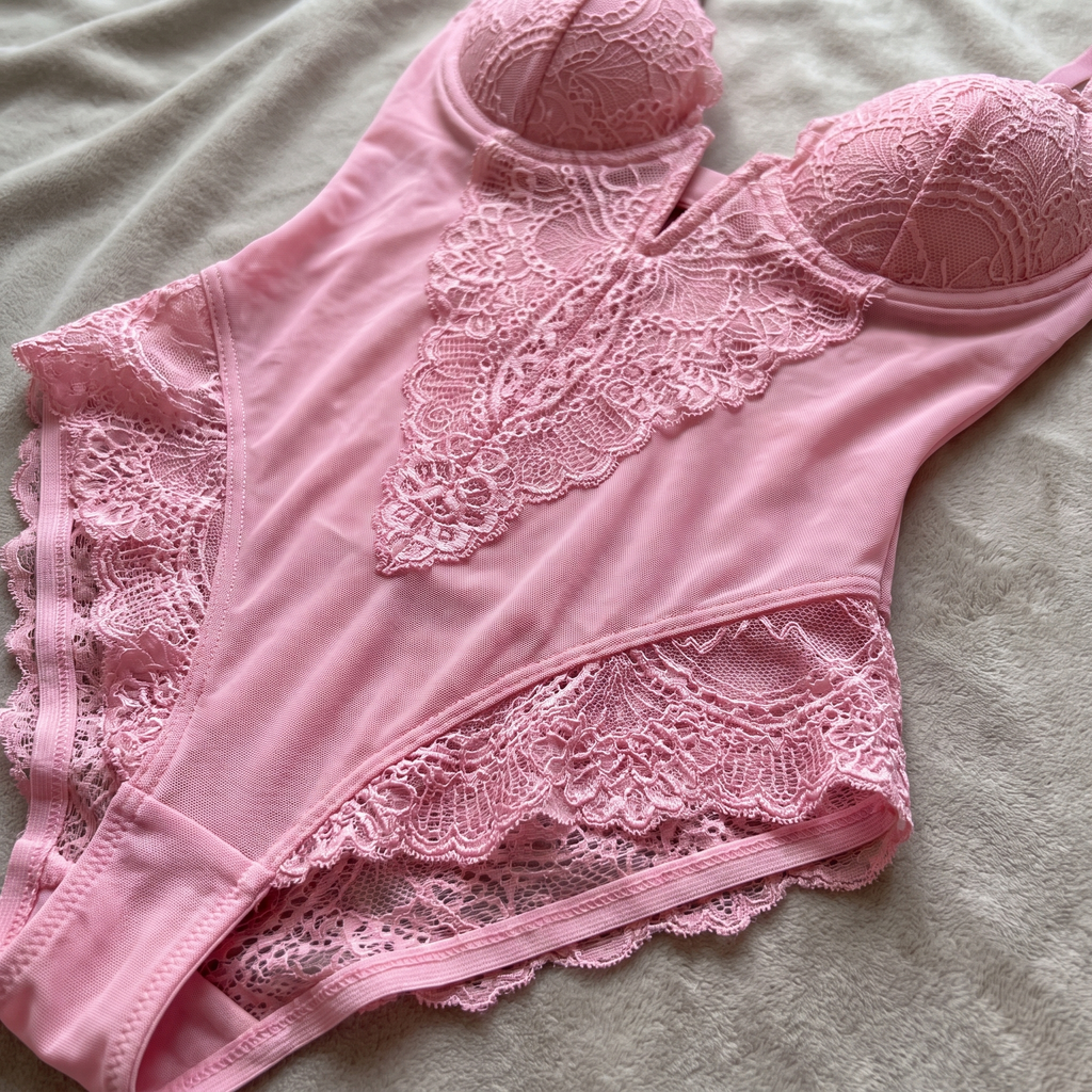 Avéline Lace Deep V-Neck Sculpting Thong Bodysuit