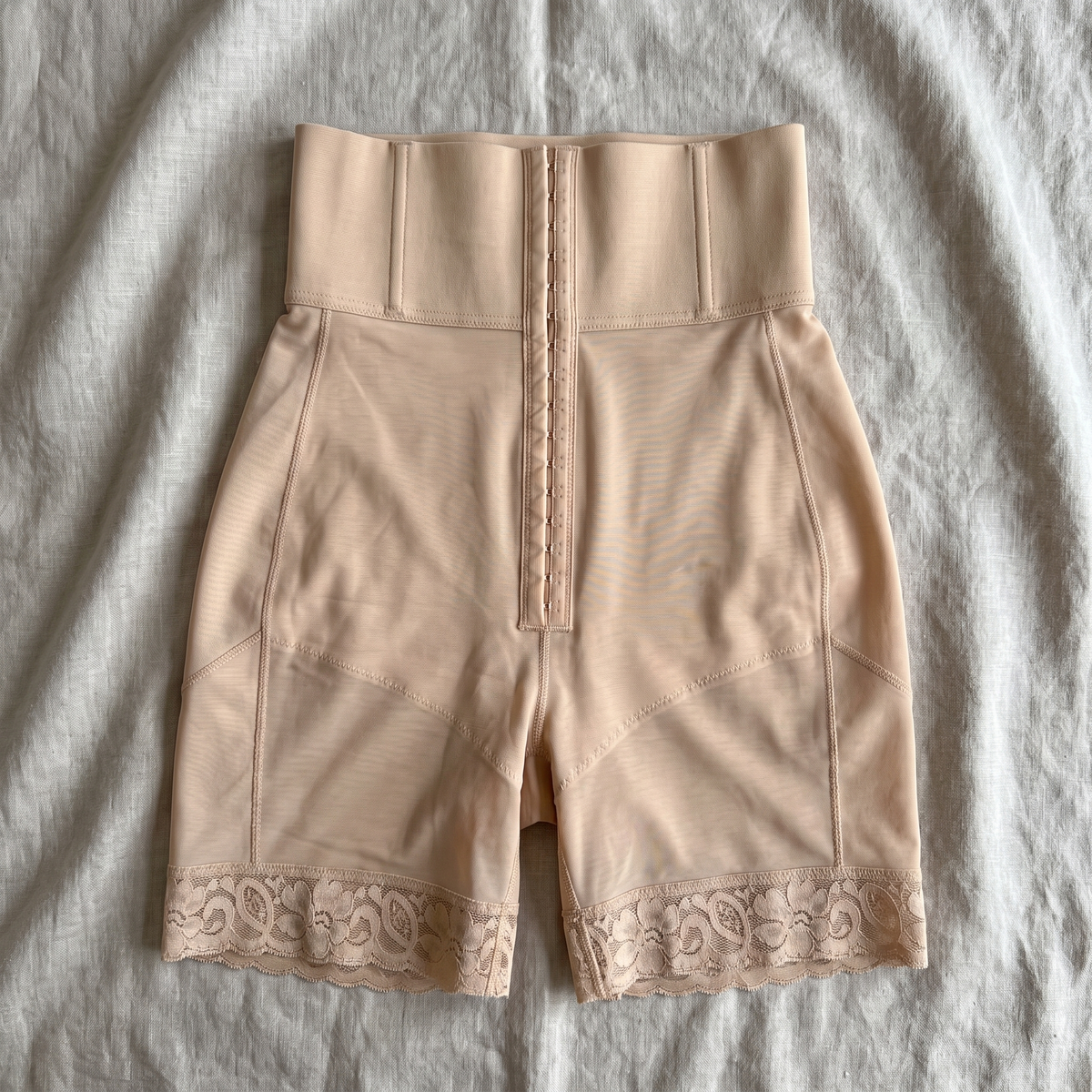 Avéline Boned High-Waisted Sculpting Short