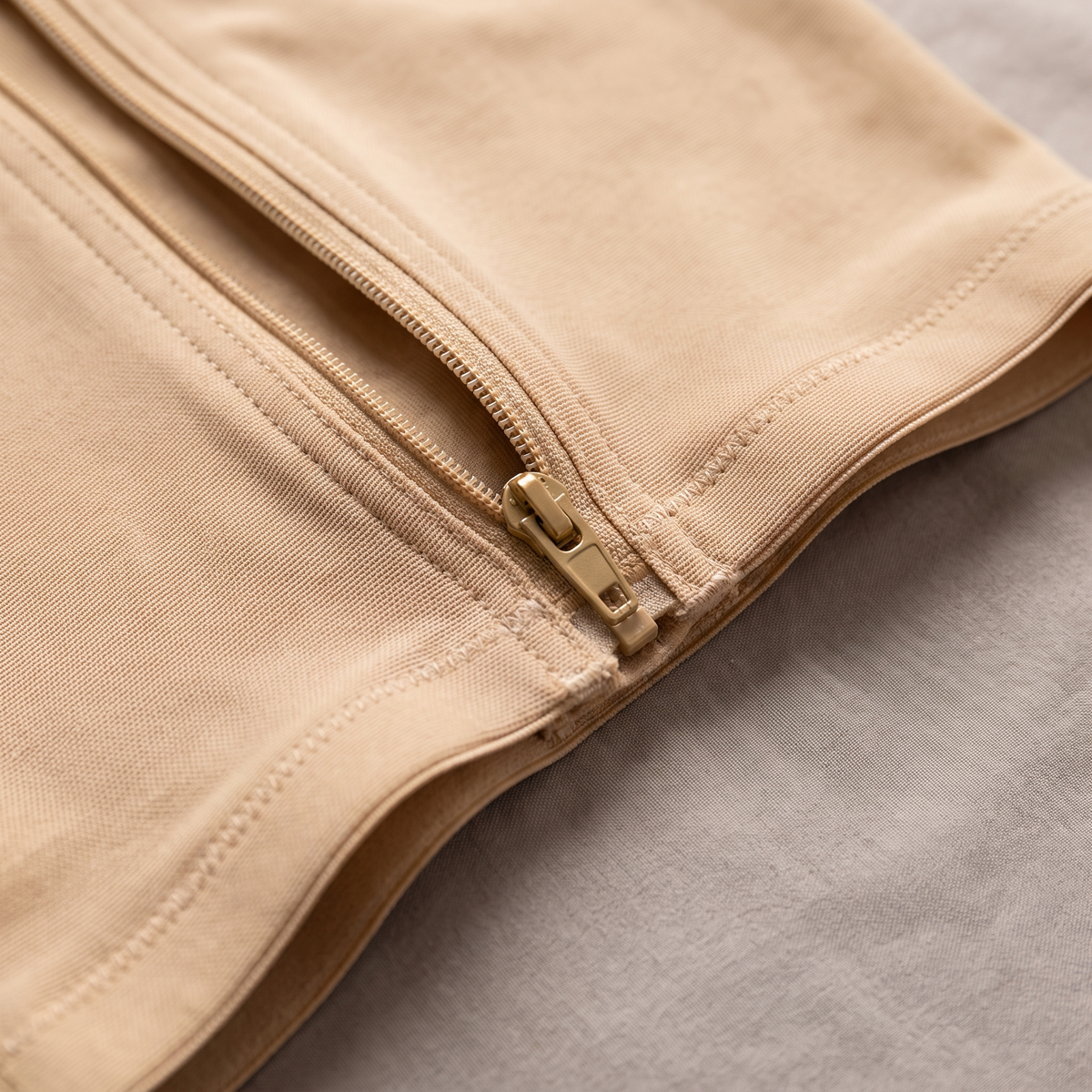 Avéline Postpartum Side-Zip Tummy-Control Short